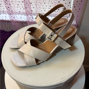 Kenneth Cole Beige Croc-Embossed Slingback Heels